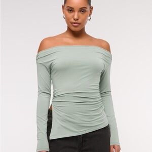 Abercrombie & Fitch Light Green Off-Shoulder Blouse NWOT size XS